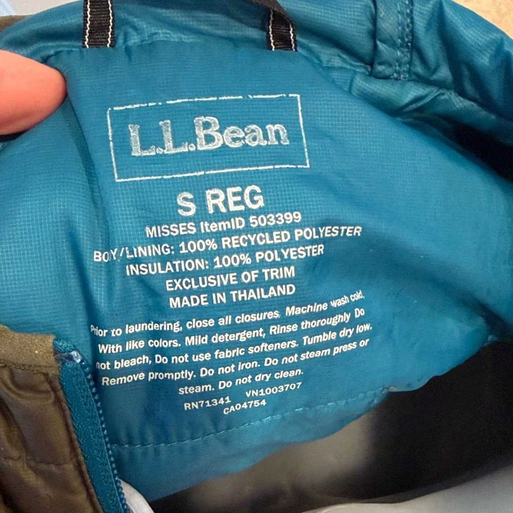 L.L.Bean PrimaLoft Packaway Hooded Jacket in olive green with teal accents - Picture 7 of 16